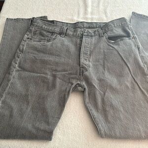 Men’s Levi 501. W: 34 L: 32. Light Grey. Button Fly. Excellent Condition.